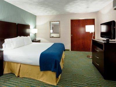 Holiday Express & - Providence By Ihg
